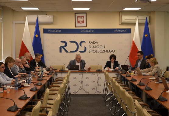 RDS dyskutuje o założeniach makroekonomicznych i wynagrodzeniach w 2027 r.