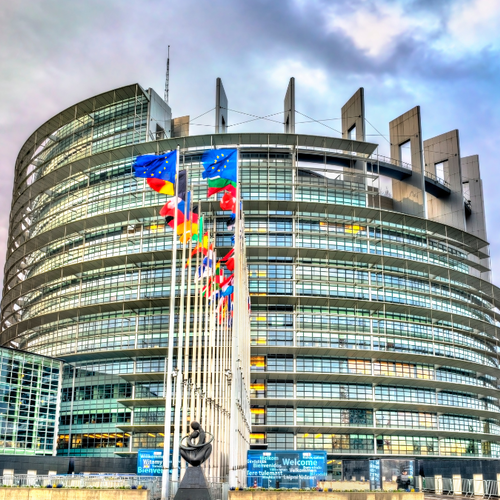 Obraz główny aktualności o tytule Europosłowie za dyrektywą zatrzymującą kryzys w przemyśle 