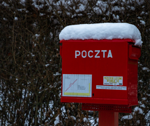 Obraz główny aktualności o tytule Poczta Polska: uderzenie w prawa pracowników 