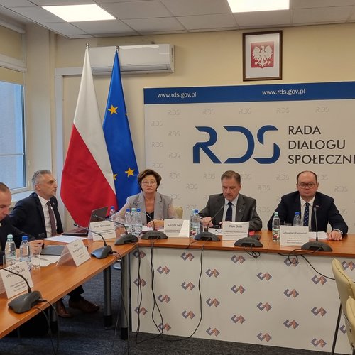 Obraz główny aktualności o tytule Budżet oderwany od potrzeb pracowników 